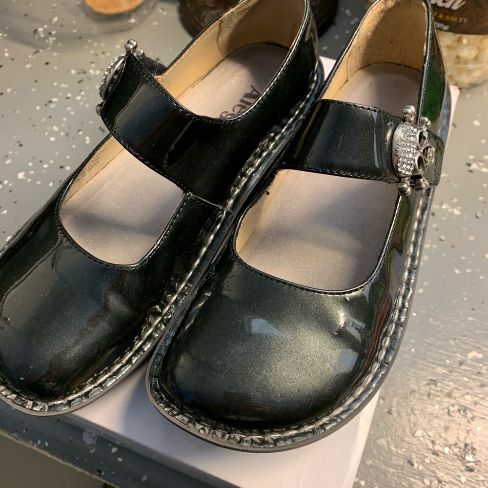 Alegria slip resistant shoes